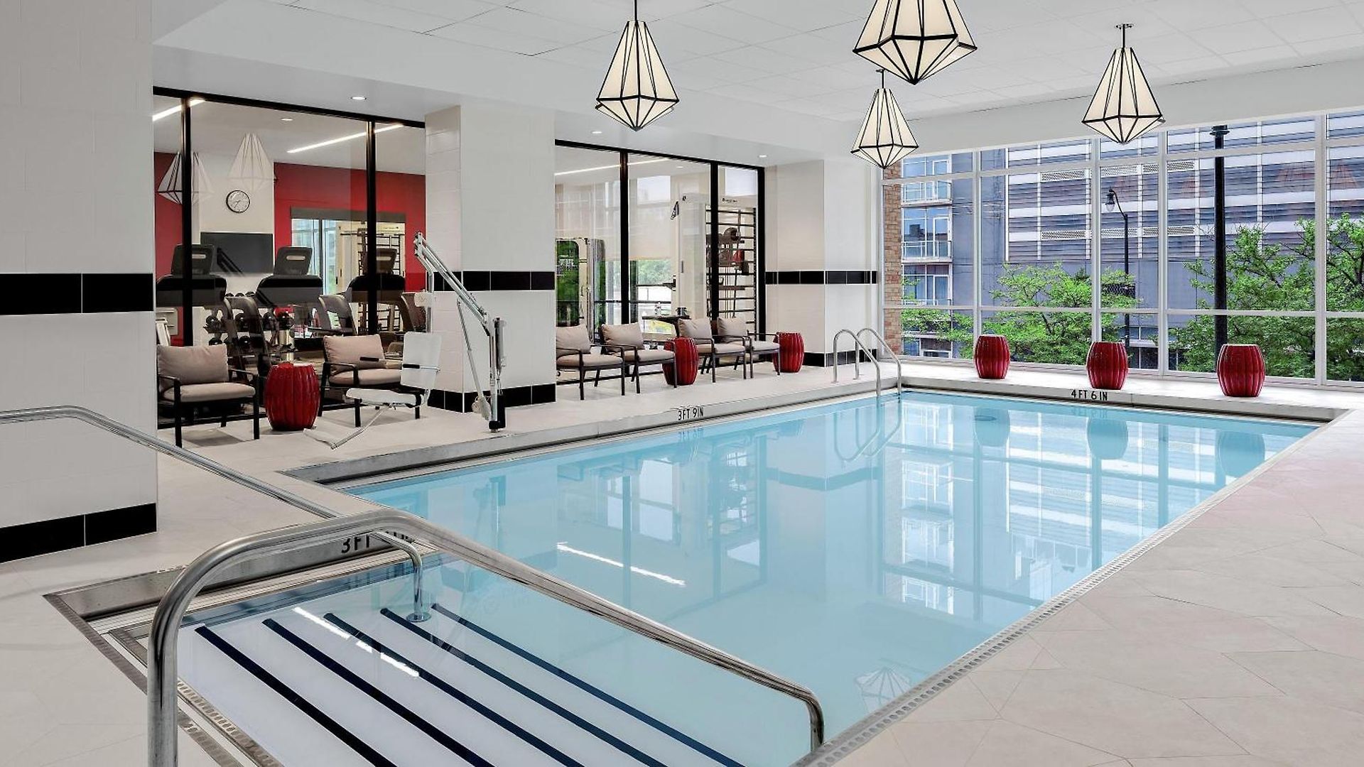 Home2 By Hilton Mccormick Place Hotel