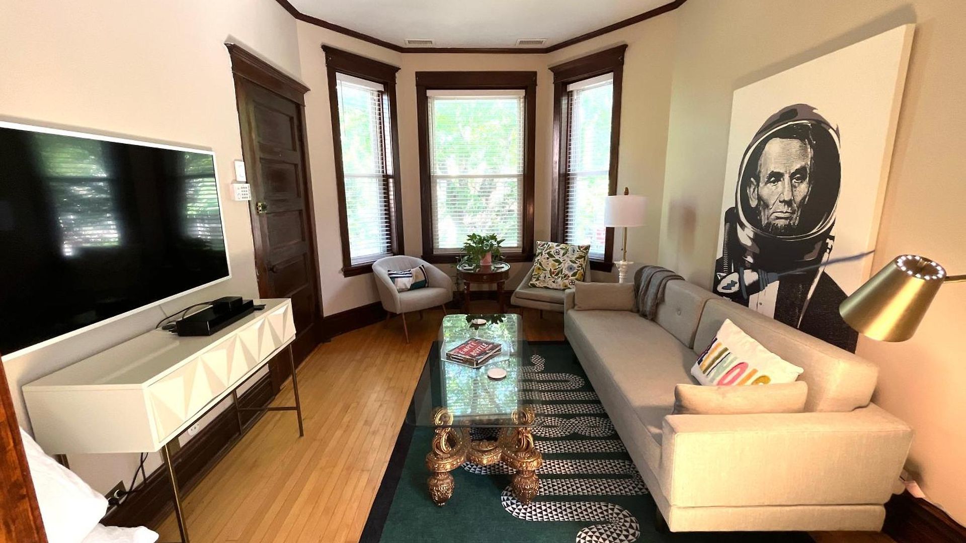 Classic Chicago Upstairs Apt Private Balcony Chicago