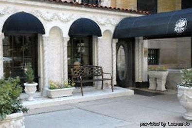 The Willows 3* Chicago