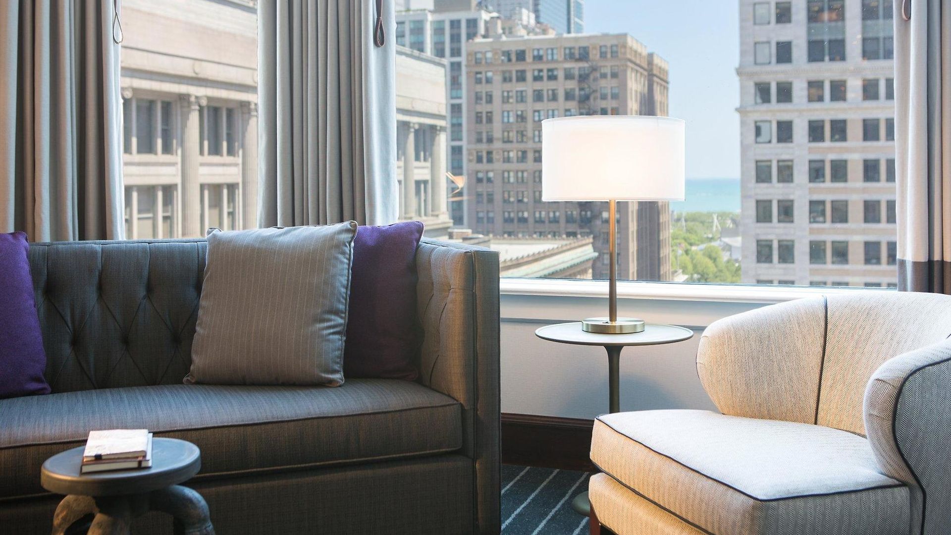 Staypineapple, An Iconic Hotel, The Loop Chicago