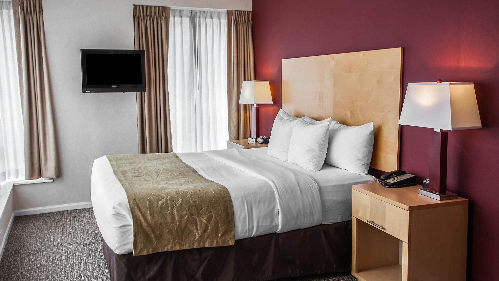 Hotel Comfort Michigan Avenue 3*