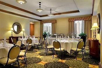 Hilton Garden Downtown/magnificent Mile Hotel 3*