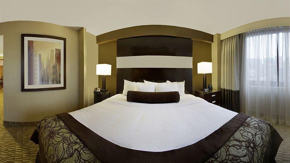 Embassy - Downtown River North 3*