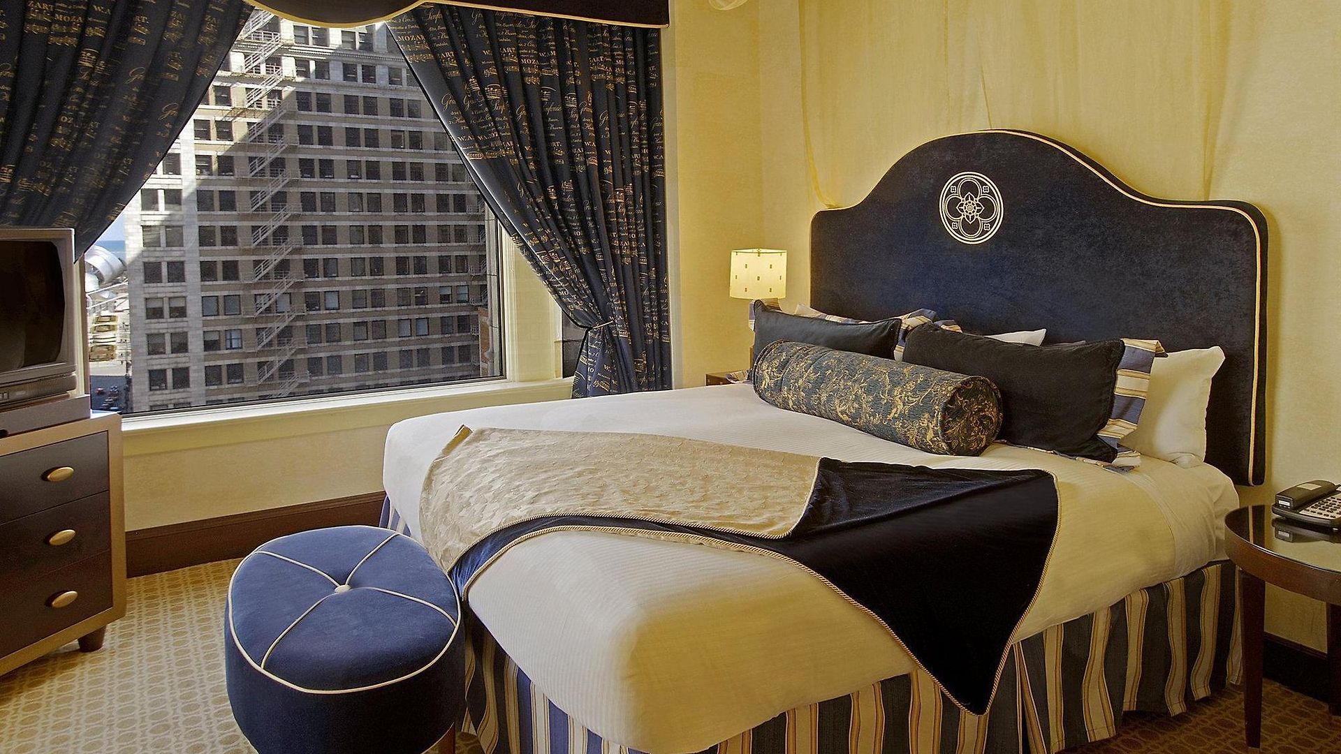Staypineapple, An Iconic Hotel, The Loop 4* Chicago