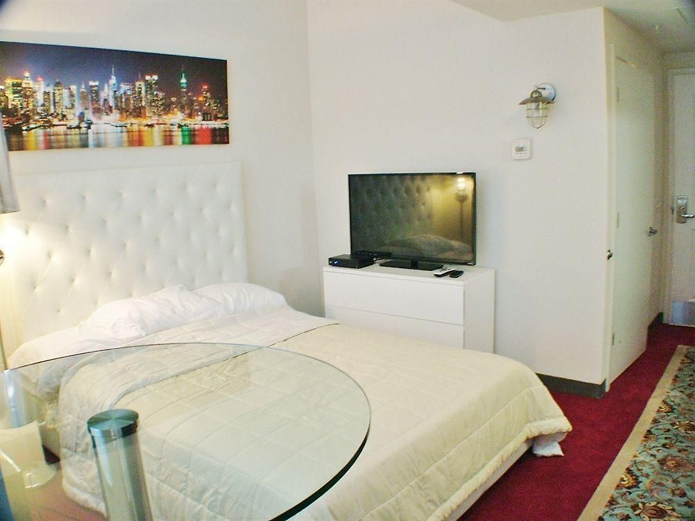 The Collection Millennium Park Hotel 3*