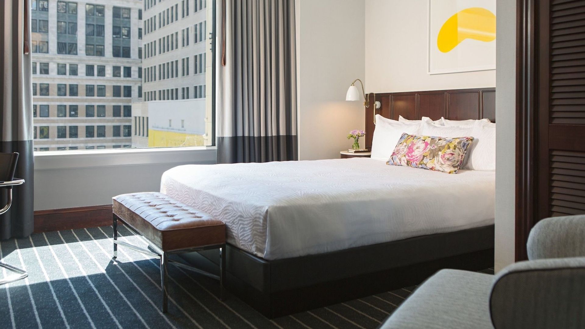 Hotel Staypineapple, An Iconic Hotel, The Loop Chicago
