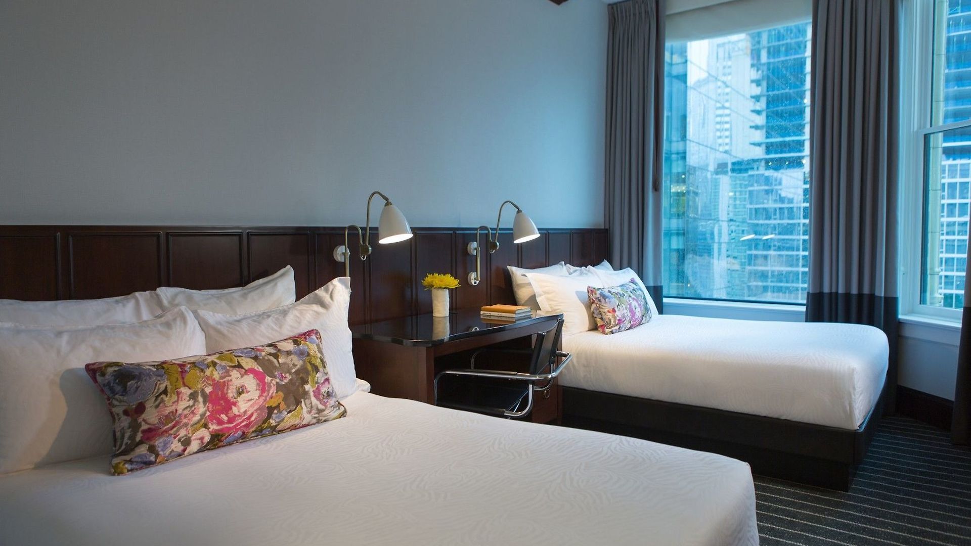 Staypineapple, An Iconic Hotel, The Loop
