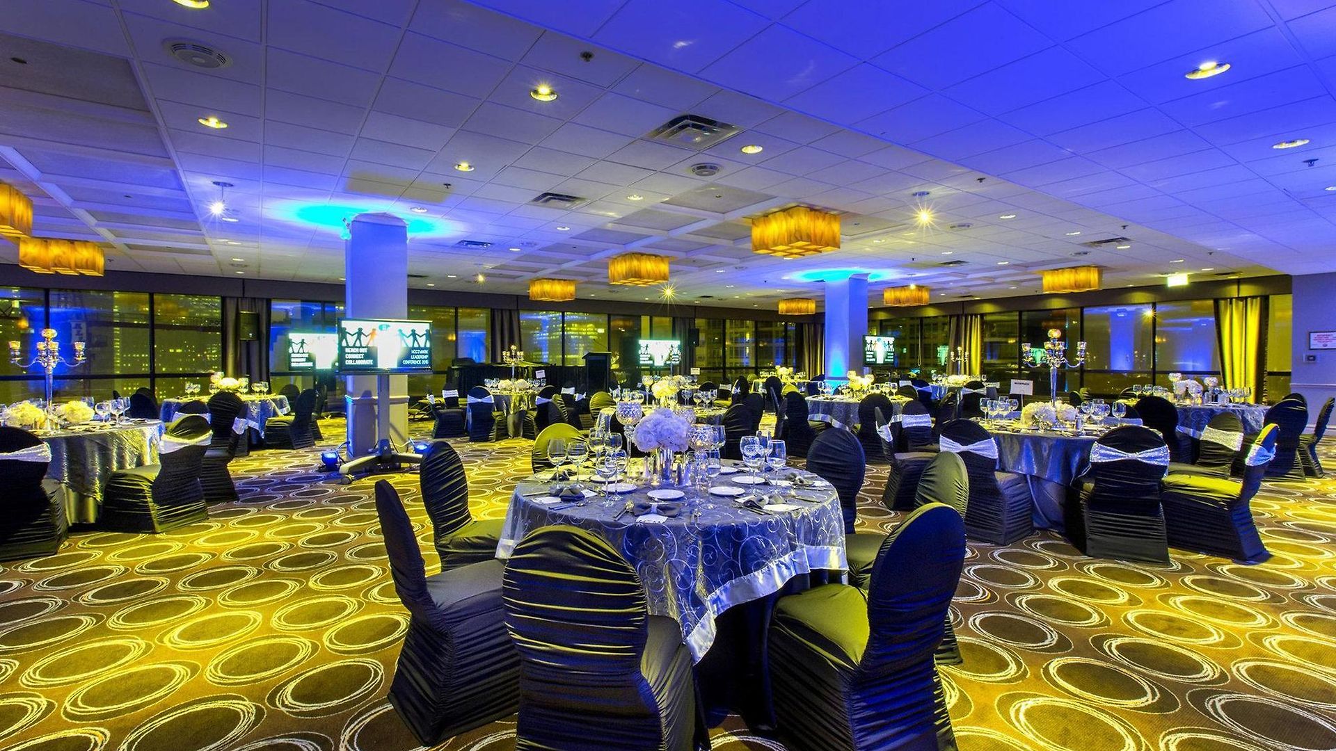 Mart Plaza River North, An Ihg 4*