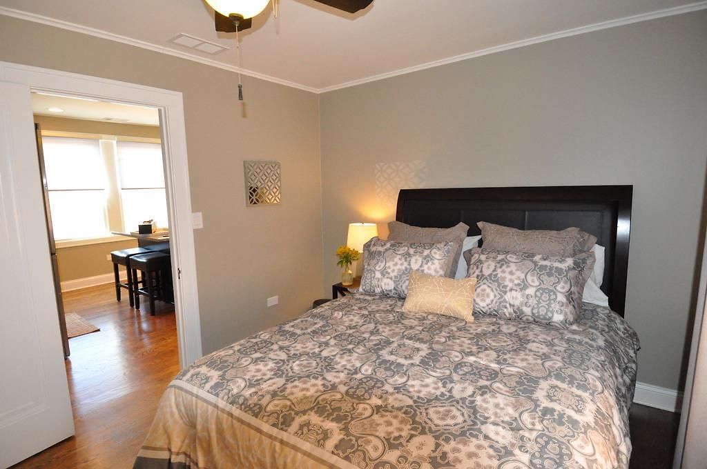 Roscoe Village Guest house *