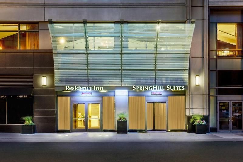 Springhill Downtown/river North Hotel 3*