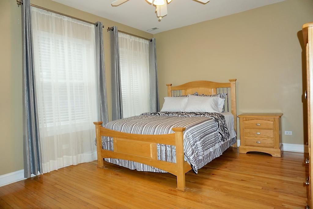 Guest house Lakewood Avenue Chicago