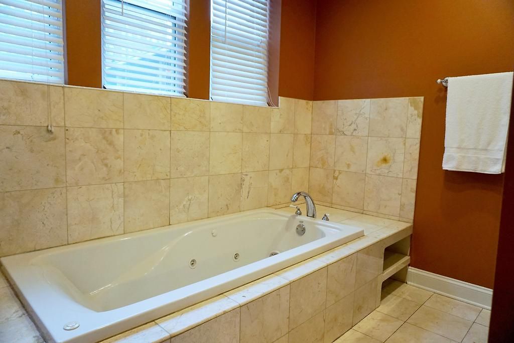Guest house Lakewood Avenue Chicago