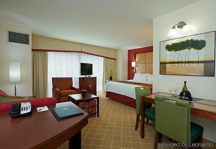 Hotel By Marriott Downtown/river North Chicago