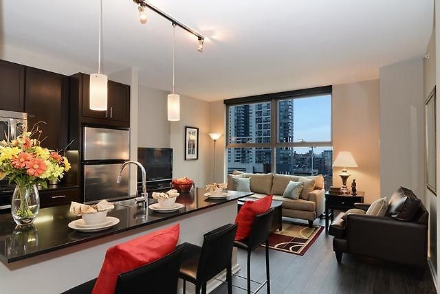 Corporate Suites Network - 555 W. Madison Aparthotel Chicago