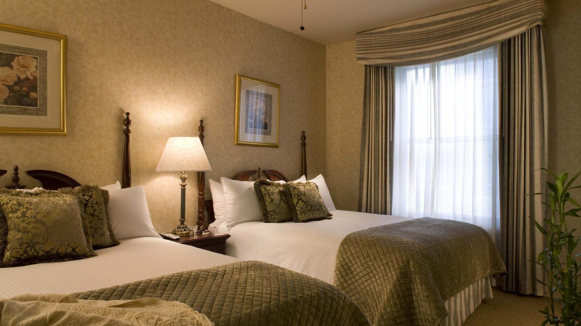 Hotel Majestic Chicago