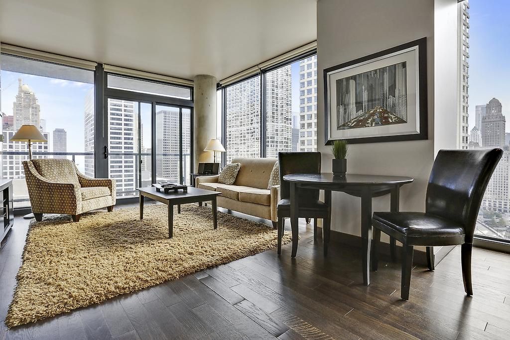 Aparthotel Bridgestreet At State And Grand 4*