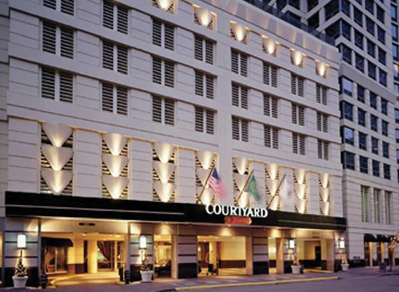 Courtyard By Marriott Downtown/river North Chicago