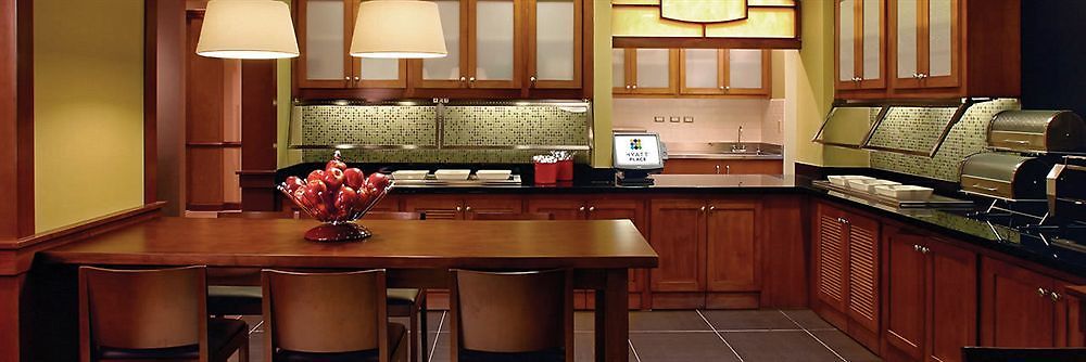 Hyatt Place Chicago-south/university Medical Center 3*