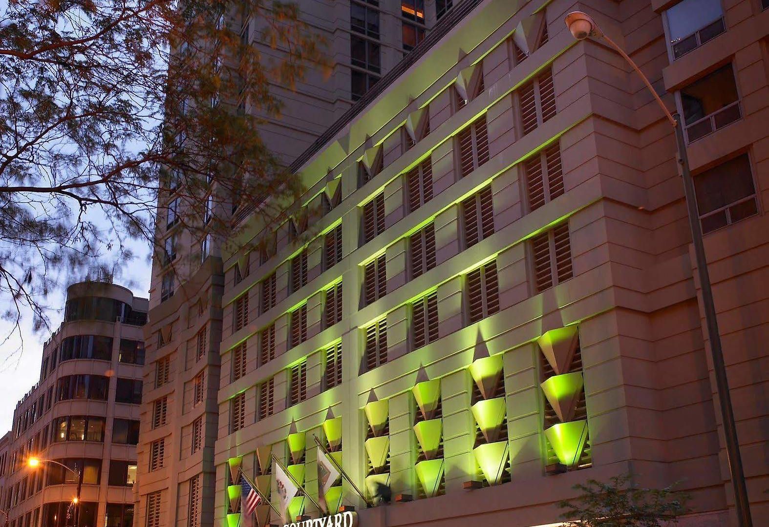 Courtyard By Marriott Downtown/river North Hotel Chicago