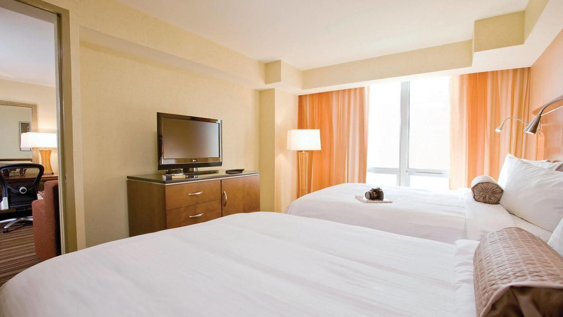 Le Meridien Essex Hotel 4*