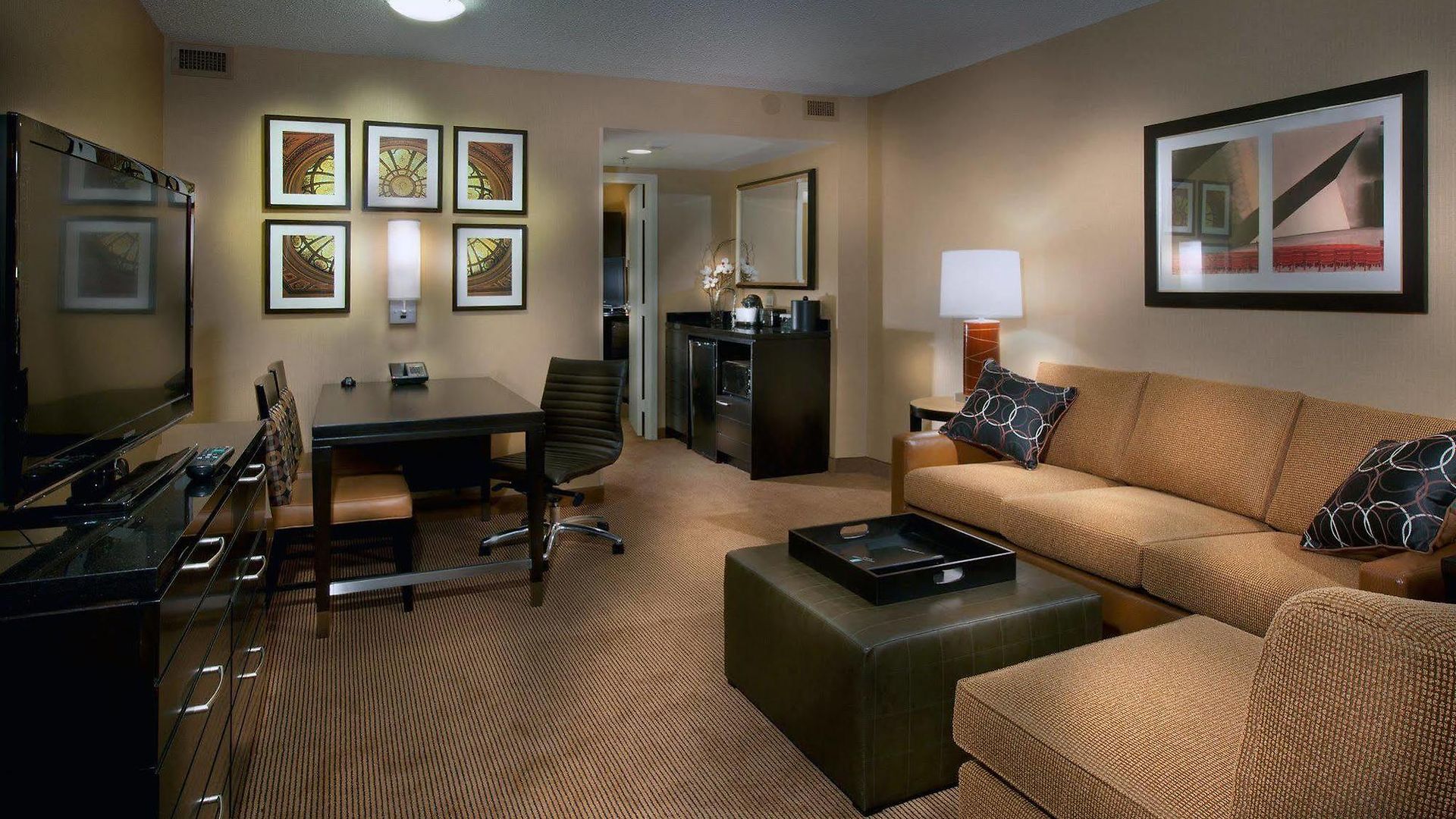 Embassy - Downtown River North Hotel 3*