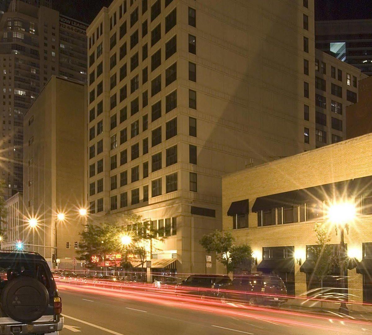 Hampton & Chicago-downtown