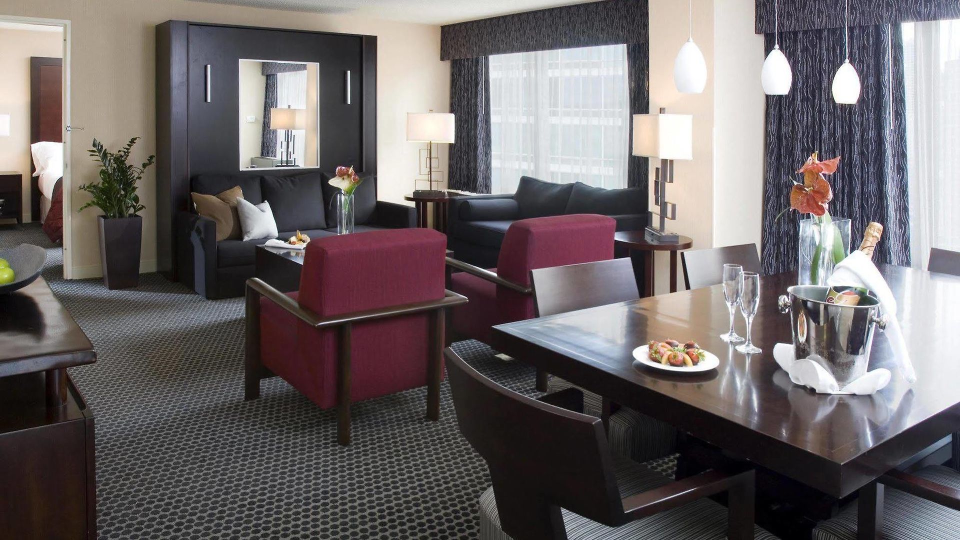 Doubletree By Hilton Magnificent Mile 4*