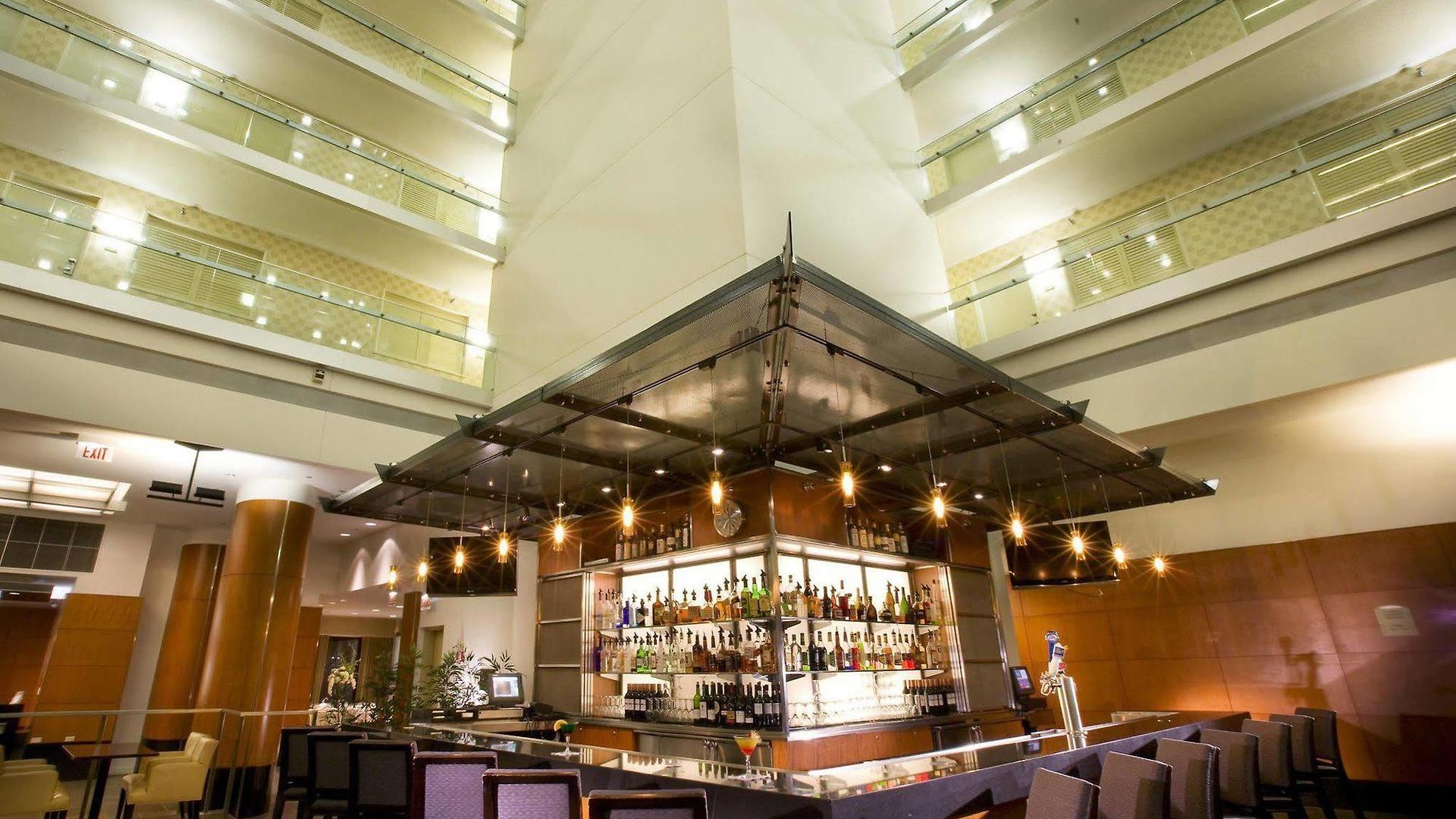 Embassy By Hilton Downtown Magnificent Mile 4*