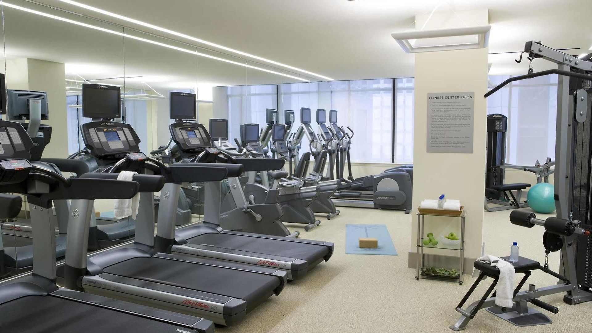The Collection Magnificent Mile Hotel 4*