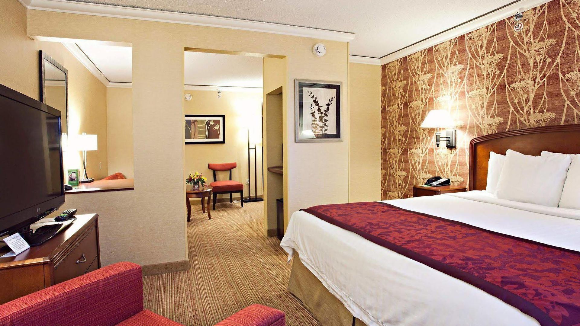 Courtyard Downtown/magnificent Mile Hotel