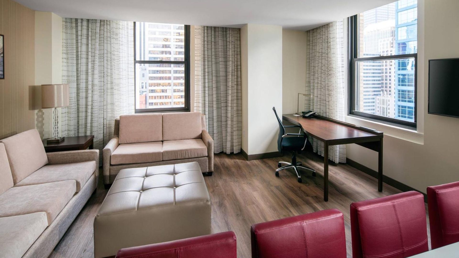 By Marriott Downtown/loop 3*