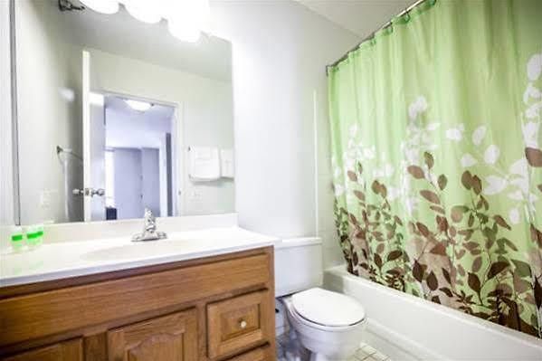 - Eugenie Terrace Two-bedroom * Chicago