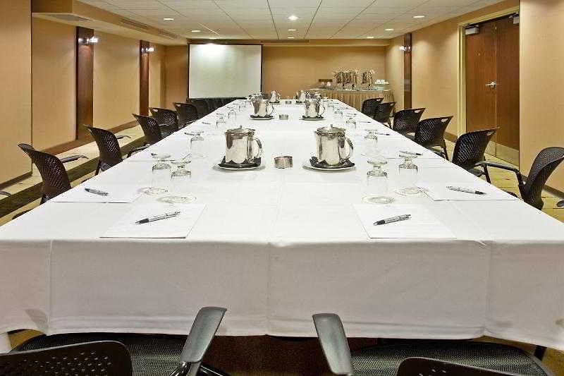 Crowne Plaza - West Loop By Ihg 3*