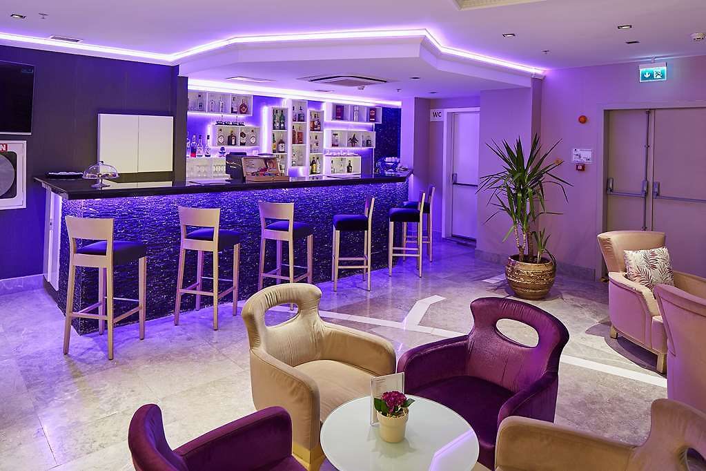 Hotel Doubletree By Hilton Magnificent Mile 4*