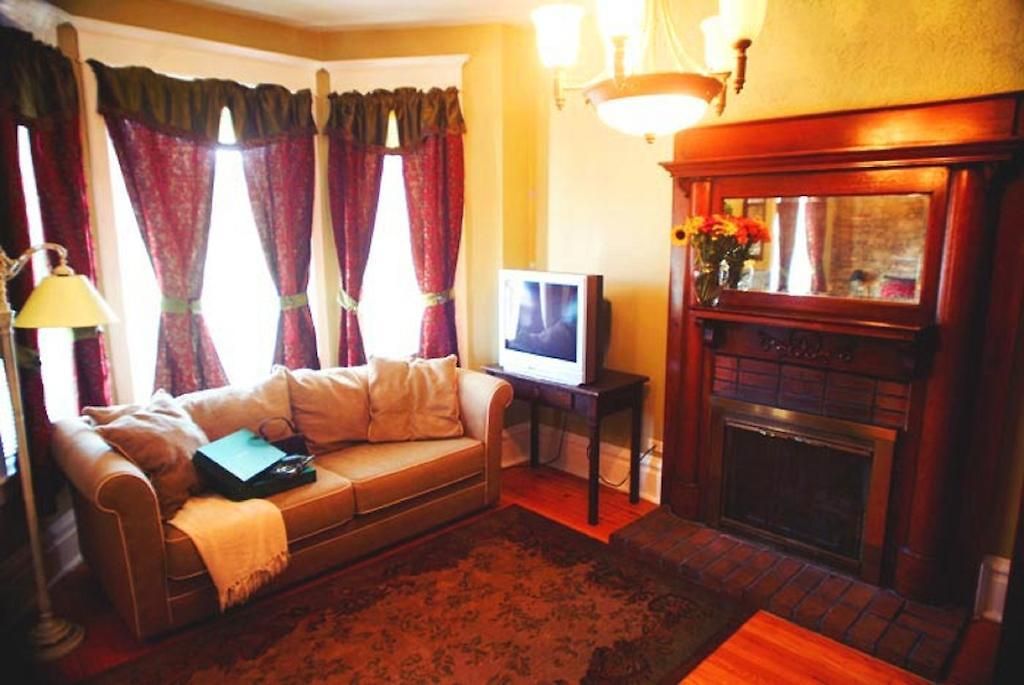 Old Bed & Breakfast Chicago