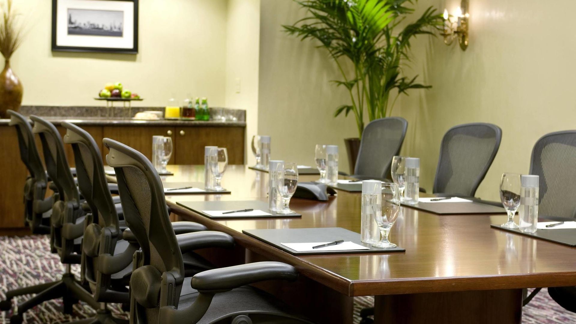 Doubletree By Hilton Magnificent Mile Hotel