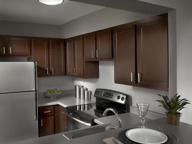 Aparthotel Corporate Suites Network - 555 W. Madison Chicago