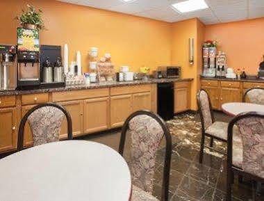Super 8 By Wyndham Il 2*