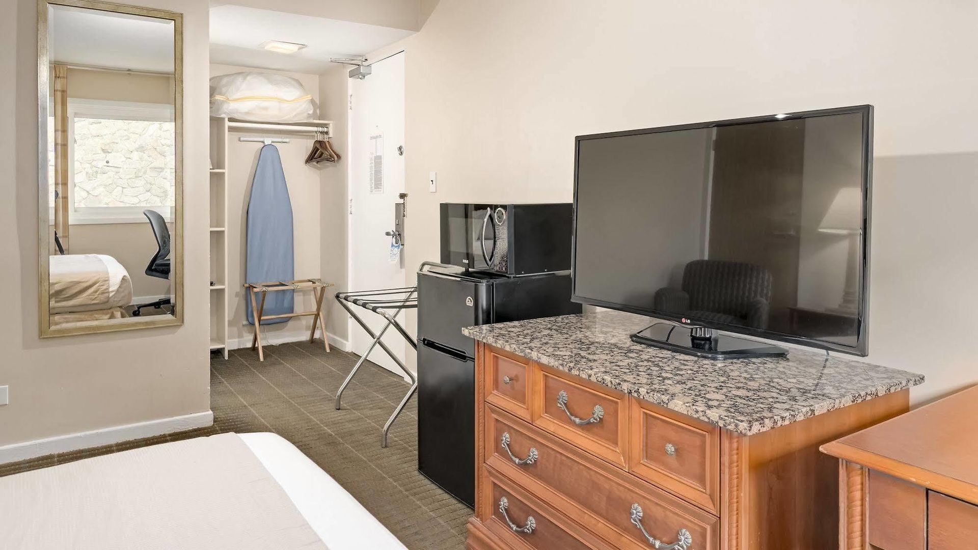 Ohio House Motel 3*