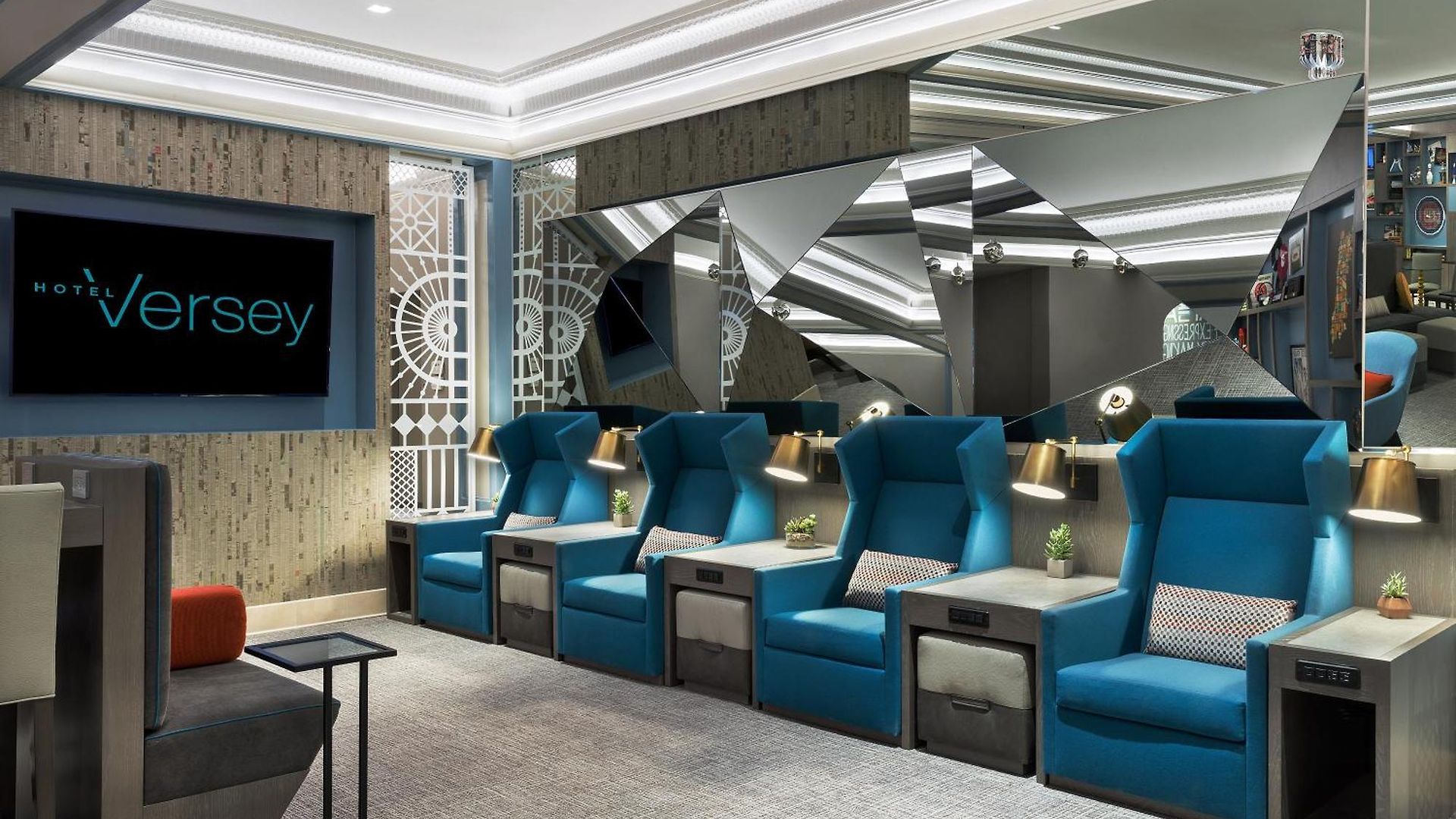 Hotel Versey Lincoln Park 3*