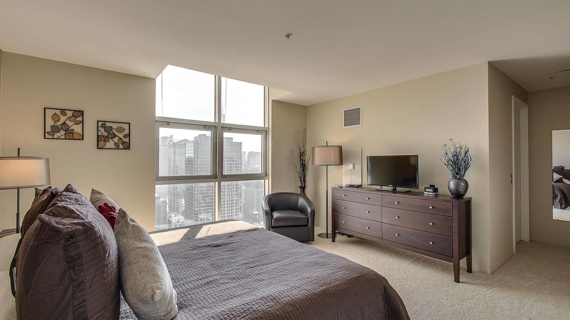 The Penthouse At Grand Plaza 4*