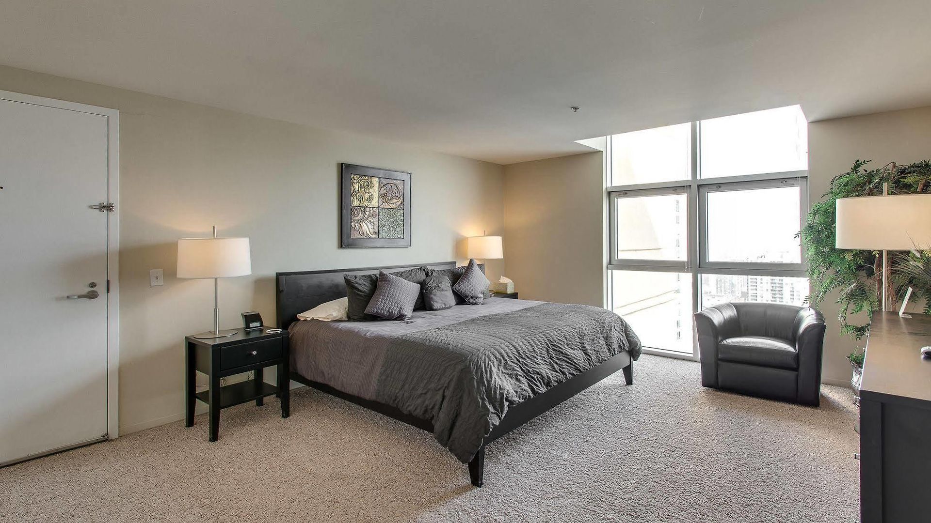The Penthouse At Grand Plaza 4*
