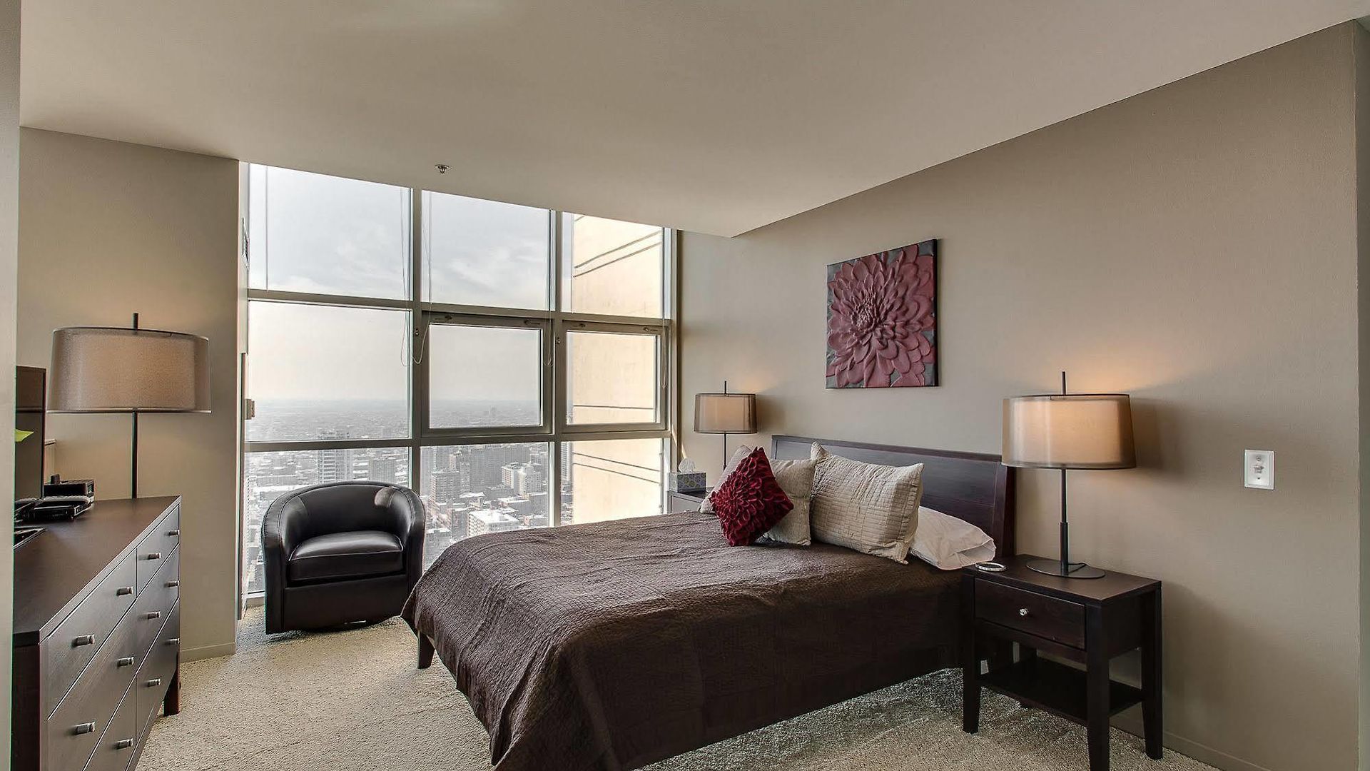 The Penthouse At Grand Plaza Chicago