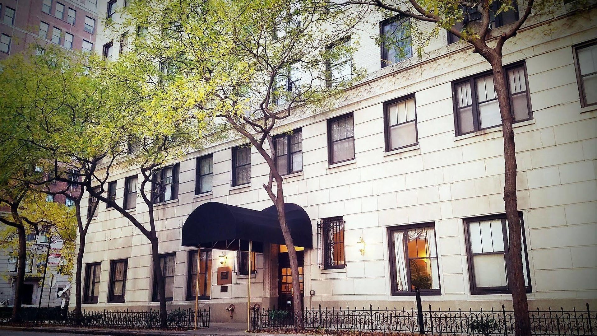 Hotel Dewitt And