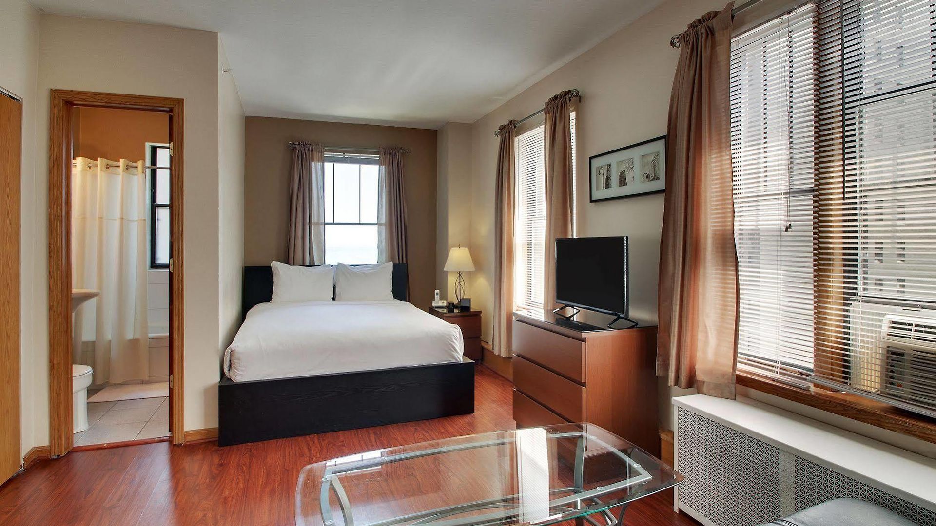 Hotel Dewitt And Chicago