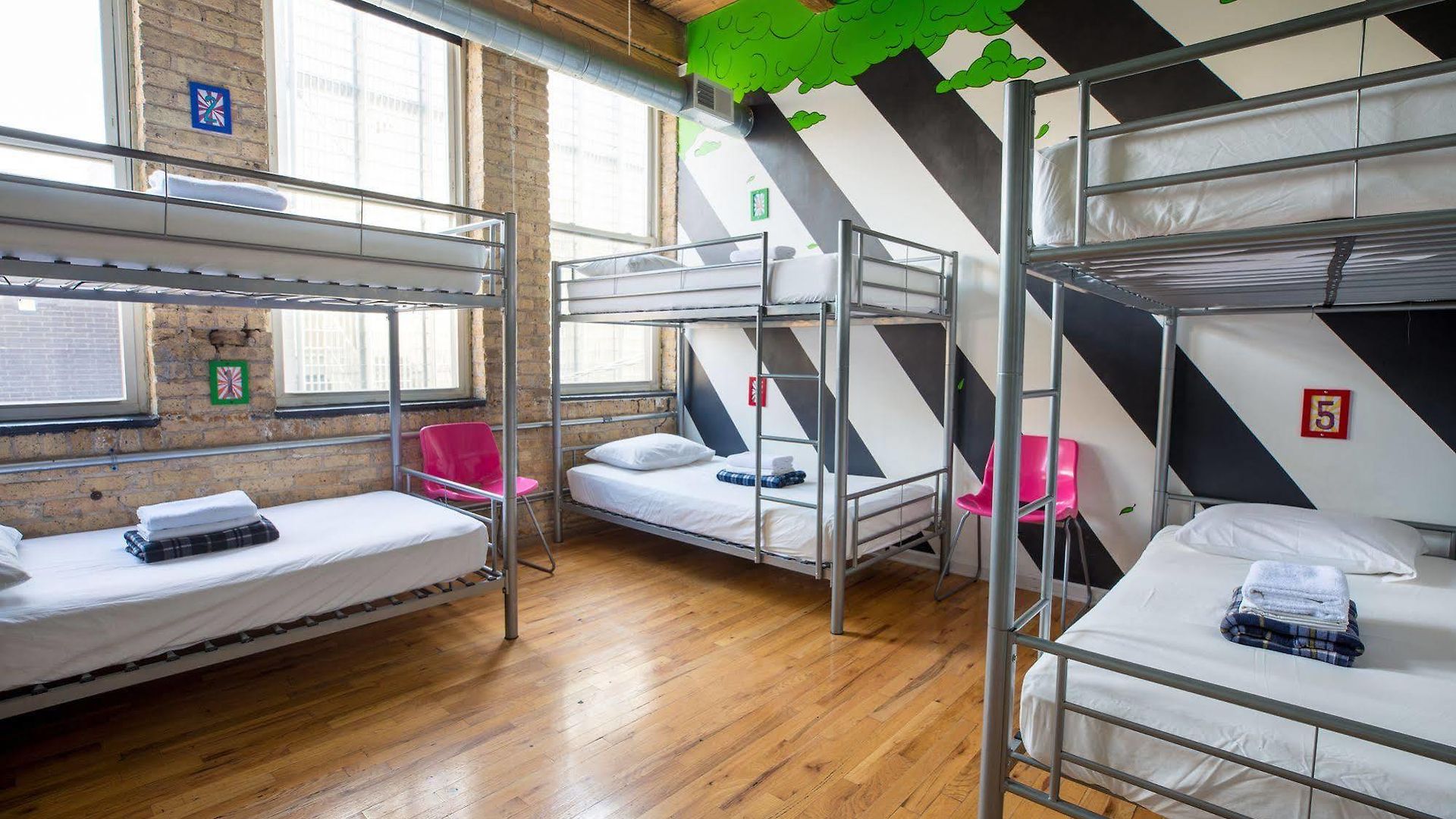 Urban Hostel *