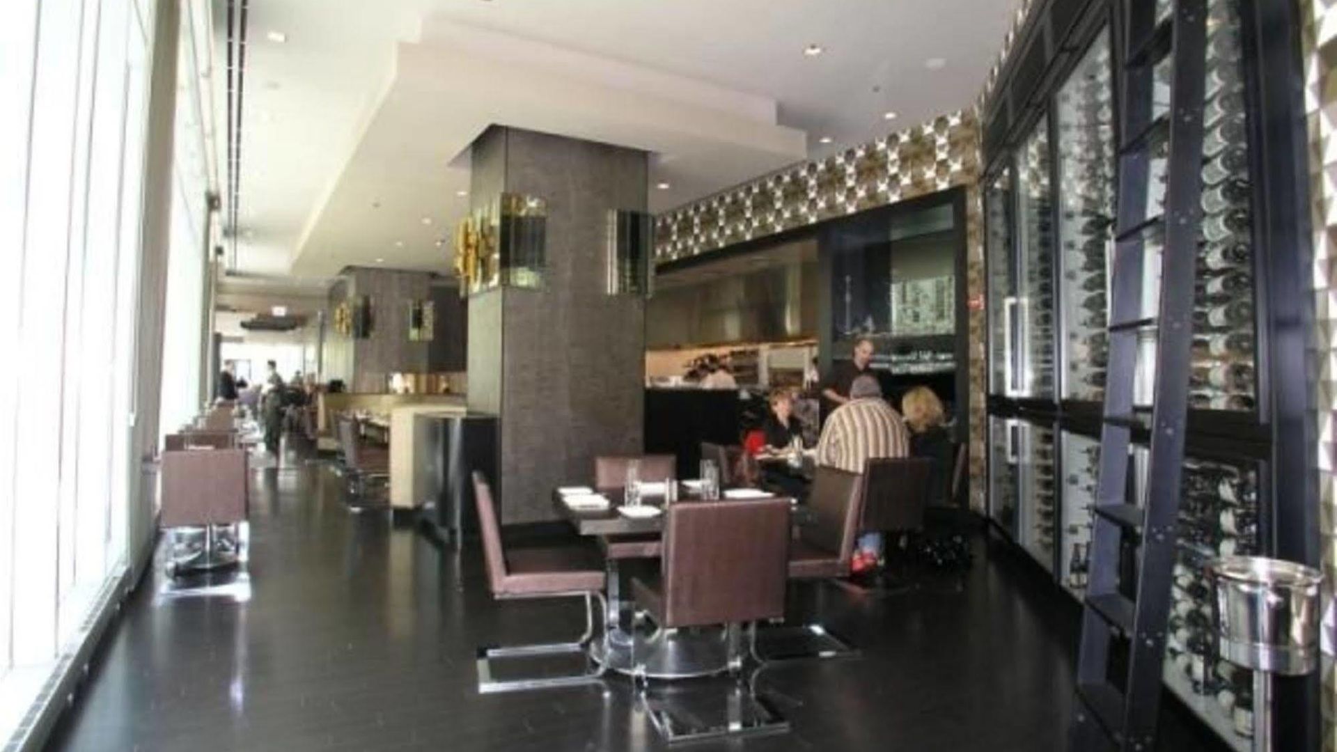Bridgestreet At State And Grand Aparthotel 4*