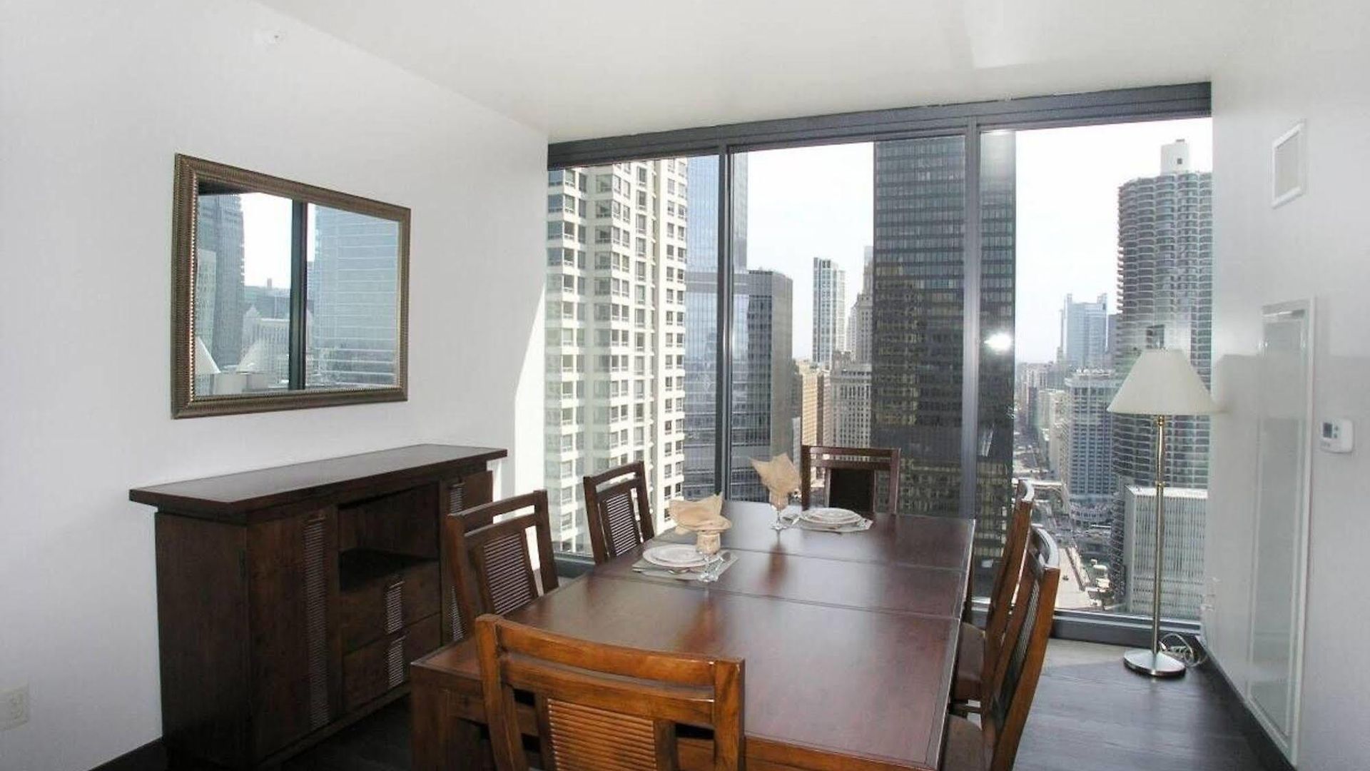 Aparthotel Bridgestreet At State And Grand 4*