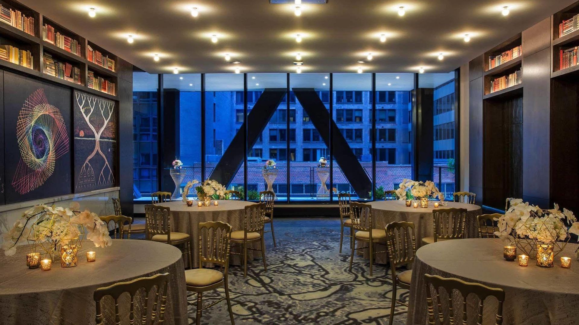Hotel Emc2, Autograph Collection