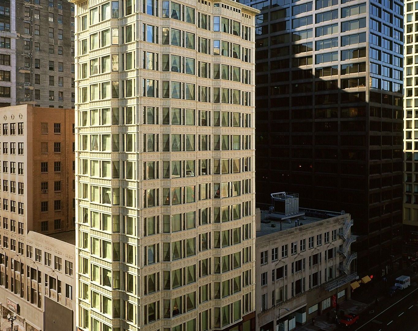 Staypineapple, An Iconic Hotel, The Loop Hotel Chicago